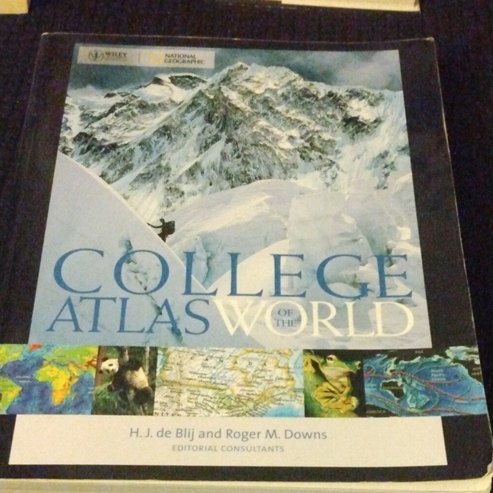 College Atlas of the World Book